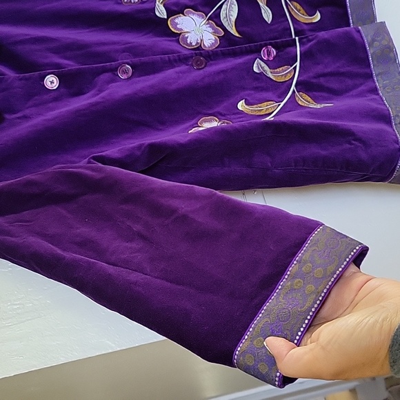 Velvet Jacket - Picture 3 of 12